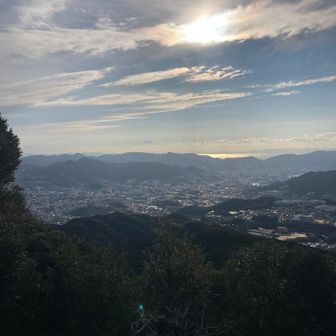 右側に稲佐山🗼真ん中に長崎港と長崎の街並み🏝️
今年も晴れ正月でスタート☀️