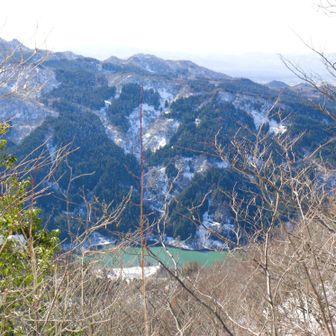 上市ダムの早乙女湖が見えます