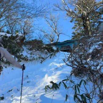 あめゆ小屋でちょっと休憩😊
止まると寒いが冷たい飲み物が飲みたくなる🥤
お茶はあるけど炭酸持ってくればよかったな～😁
