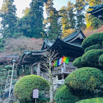 奥の院へは行かず、登山道に向かいます。