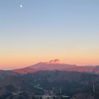 朝焼け浅間山、✌️