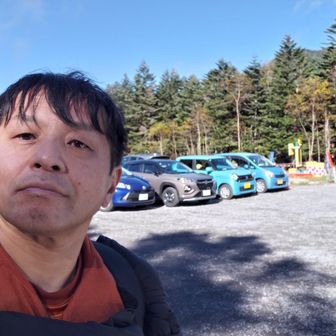 麦草峠🚐🅿️駐車場既に満車🈵️。深夜ｽｶｽｶも早朝から続々。🍁ｼｰｽﾞﾝ平日だか誘導員いた先日の3連休より全然ﾏｼ