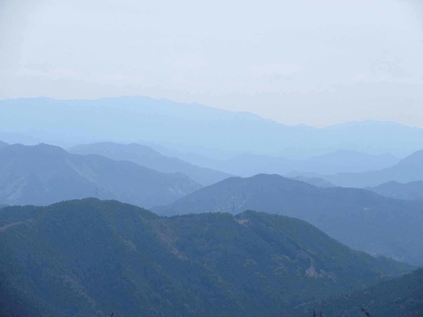 展望台
またしても景色は水墨画