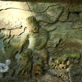 なんか細かい彫り物があった