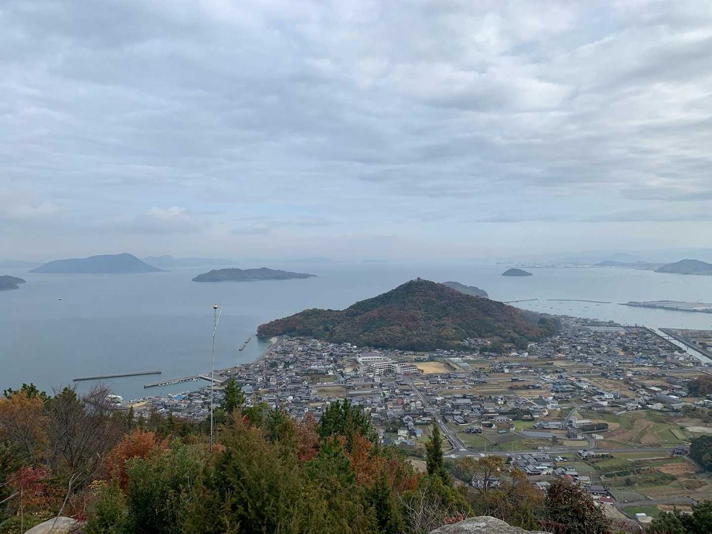 塩生山(はぶやま)の向こうは海🌊