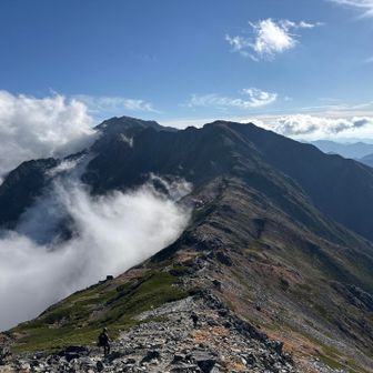 初日午後の間ノ岳への尾根スジ