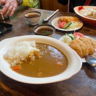 お風呂♨️入ってから
美味しかったカツカレー😋

そして
速攻寝ました😴