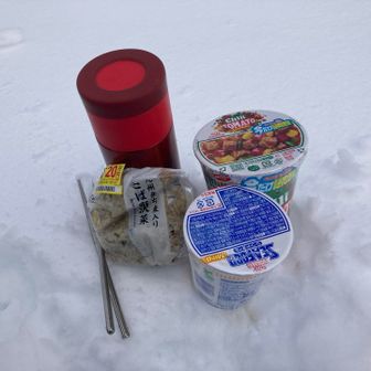 雪山定番❄️ カップヌードル🍜 優勝です😋