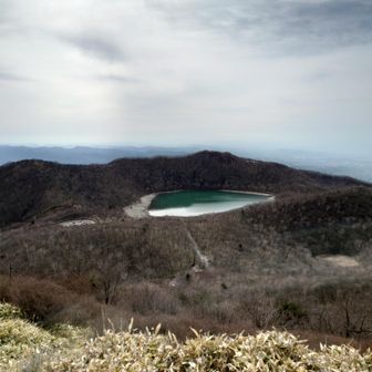 地蔵岳山頂手前の絶景スポットから小沼
