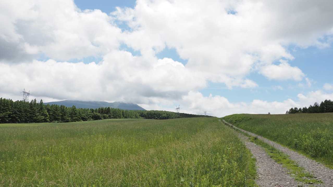 中央分水嶺トレイル（長門牧場〜白樺湖〜八島湿原〜三峰山〜美ヶ原）、2daysスルーハイク の写真 1