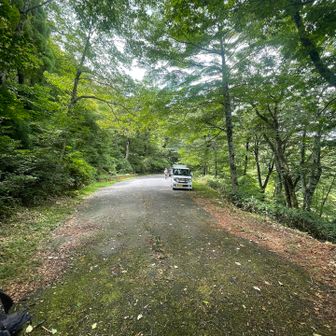 頂上近くの駐車場