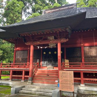 一際立派な東照社。多分ここが羽黒山の最高地点かな。