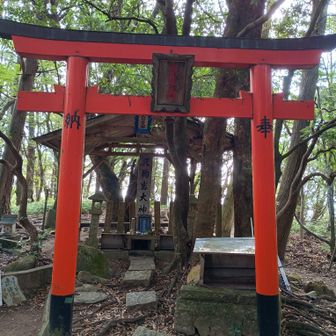 ということで、摩耶山山頂に到着。
天狗岩大神にもお詣りしましょうね。