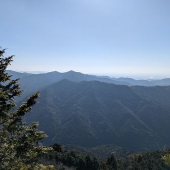 南。雨山山（中左側奥）屋床峰（中左奥）観音山（右右奥）