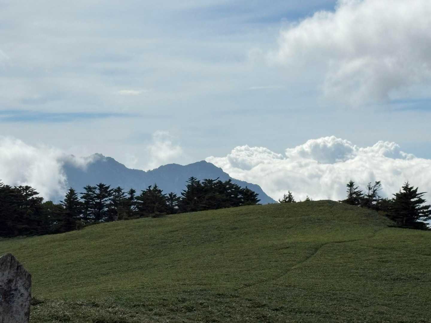 石鎚さんが半分顔を出してくれました。