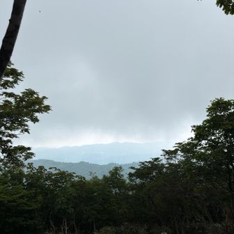 山頂から☆
ガスの中少し見えた☆
高清水方面☆
ご視聴ありがとうございました☆