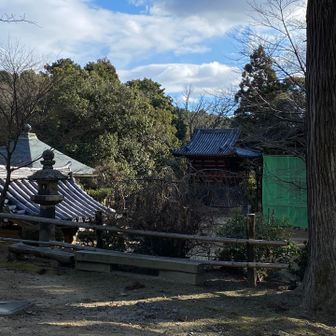 奥が、鐘ね。除夜の鐘も鳴らしてます
