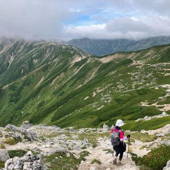 ラスボス野口五郎岳山頂に雲がぁー