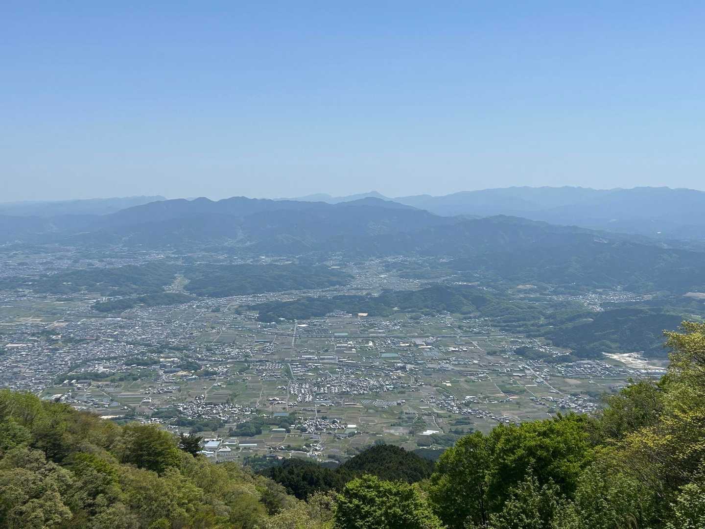 ここから奈良の景色をボーっと眺めるのが至福ですね