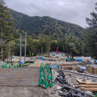 一昨日は対岸から槍を目指してたっけ