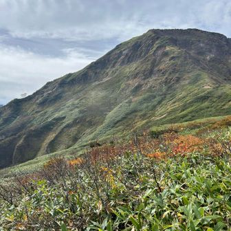 下山時はガスが取れて山体がよく見えた
