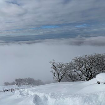稜線で一瞬ガスが抜けた