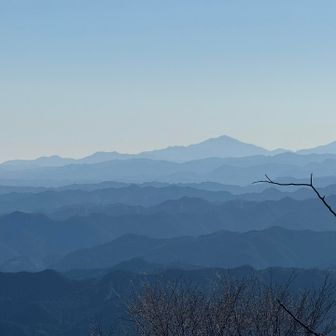 丹沢山塊の、大山です♪  

綺麗な形にうっとり😍