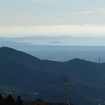 中央に写ったのは江ノ島
