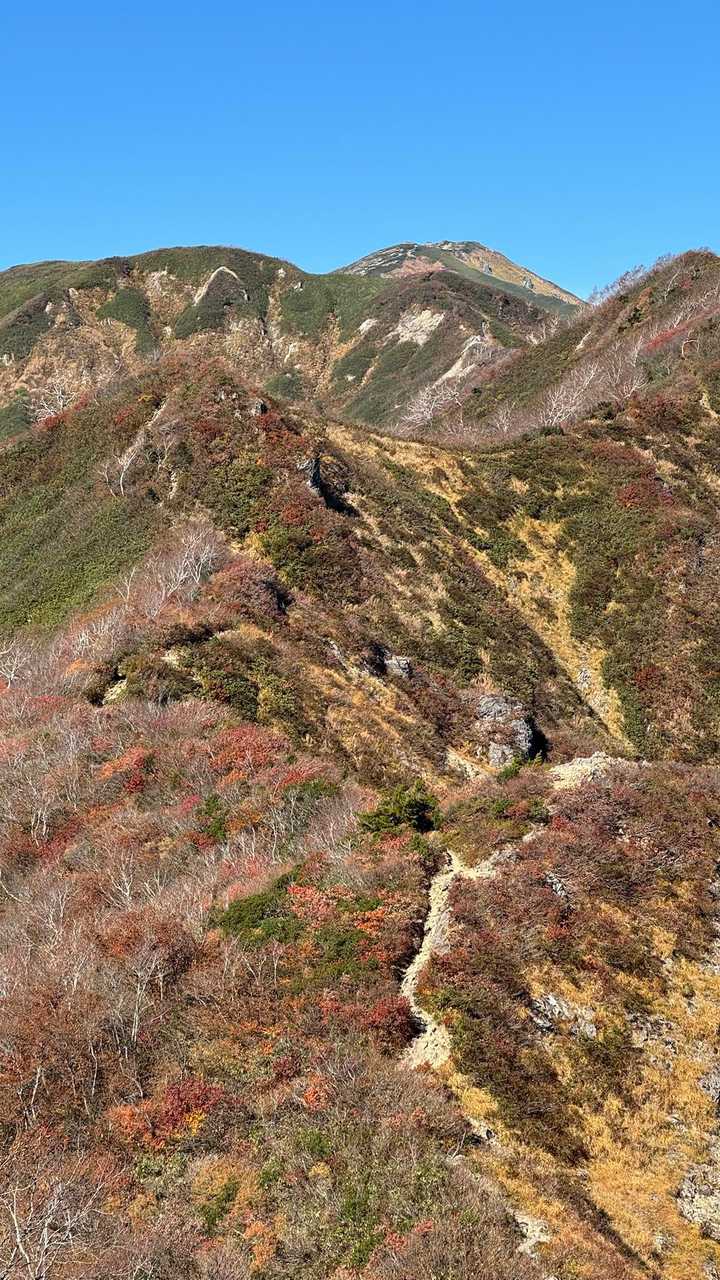 飯豊山、晩秋の稜線テン泊 の写真 11