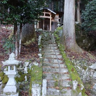 まず大森神社にお参りする