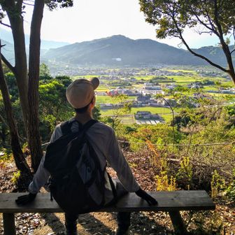 ひろヤッホーさん🤗✨

ダメもとでお声がけしたのだが
即答で引き受けていただいた時は
本当に驚いた😱

ひろヤッホーさんは
広島南アルプスの縦走戦士💪
現在22ヶ月連続（35回目）と
他を寄せ付けない記録を更新中だ✨

ただ縦走するだけではなく
重たい調理器具と食材を運び
山頂で作る「山鍋」は見る者を魅了する　
決め台詞は　
『もちろん美味しい』🍲

そう！私、二太郎も幾度となく
このセリフを使わせてもらっている

そして、ひろヤッホーさんと言えば
やはりこれだろう☝️


