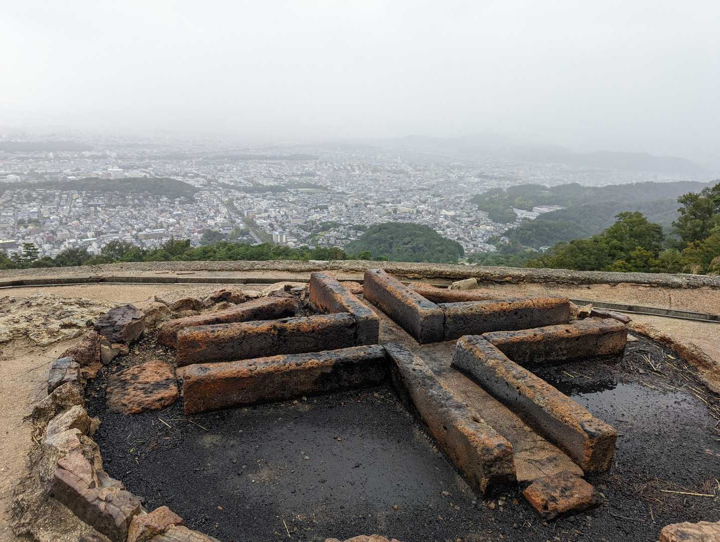 低山ですが、いい眺め✨