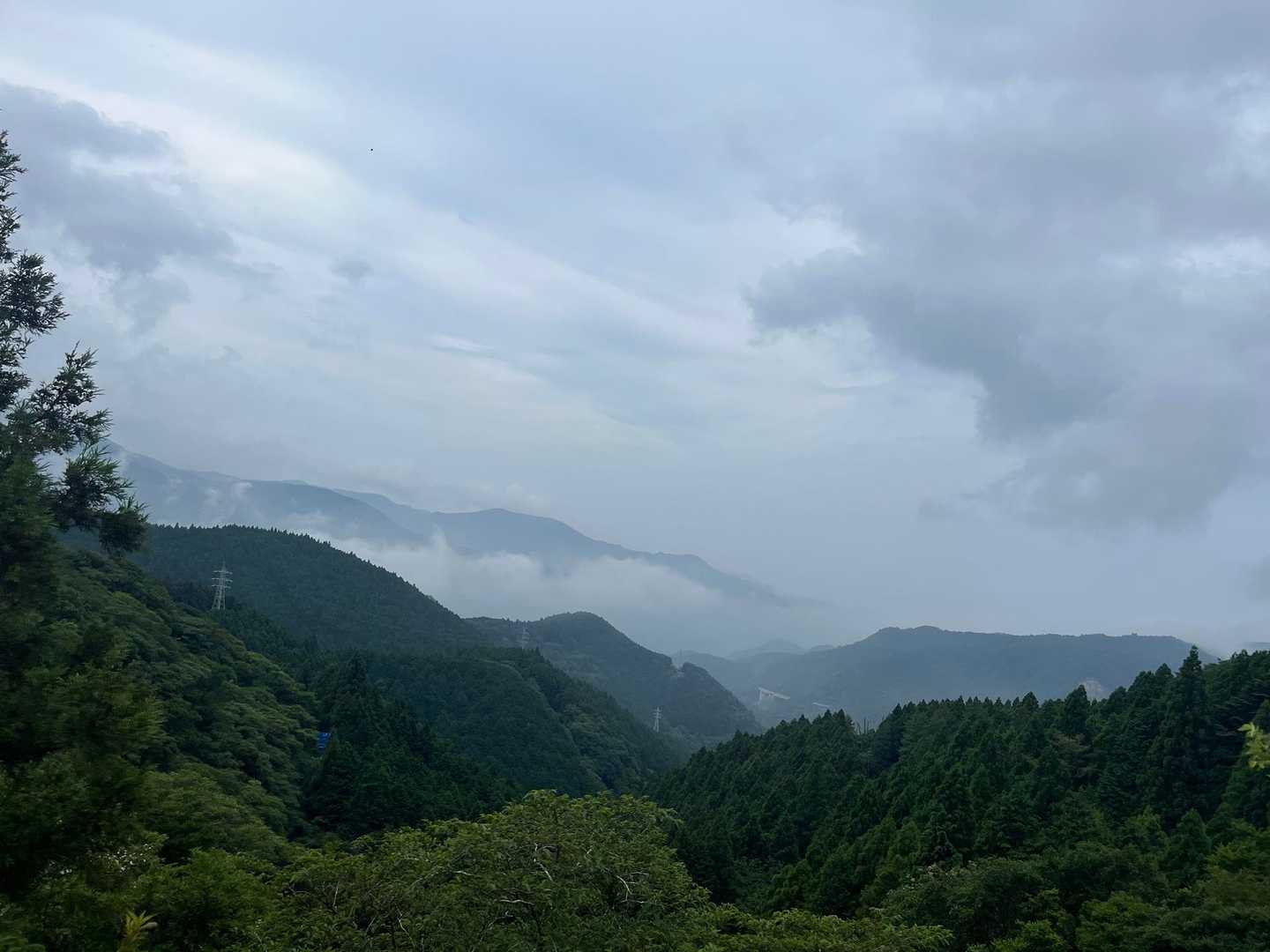 残念ながら今週末は曇天で見晴らしほぼ無し