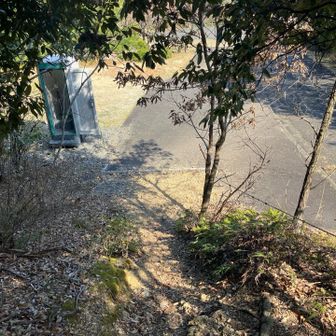 大谷スカイラインに出てきました。
2時間4分が経過。
車は見えず。通行止めになってるかな？