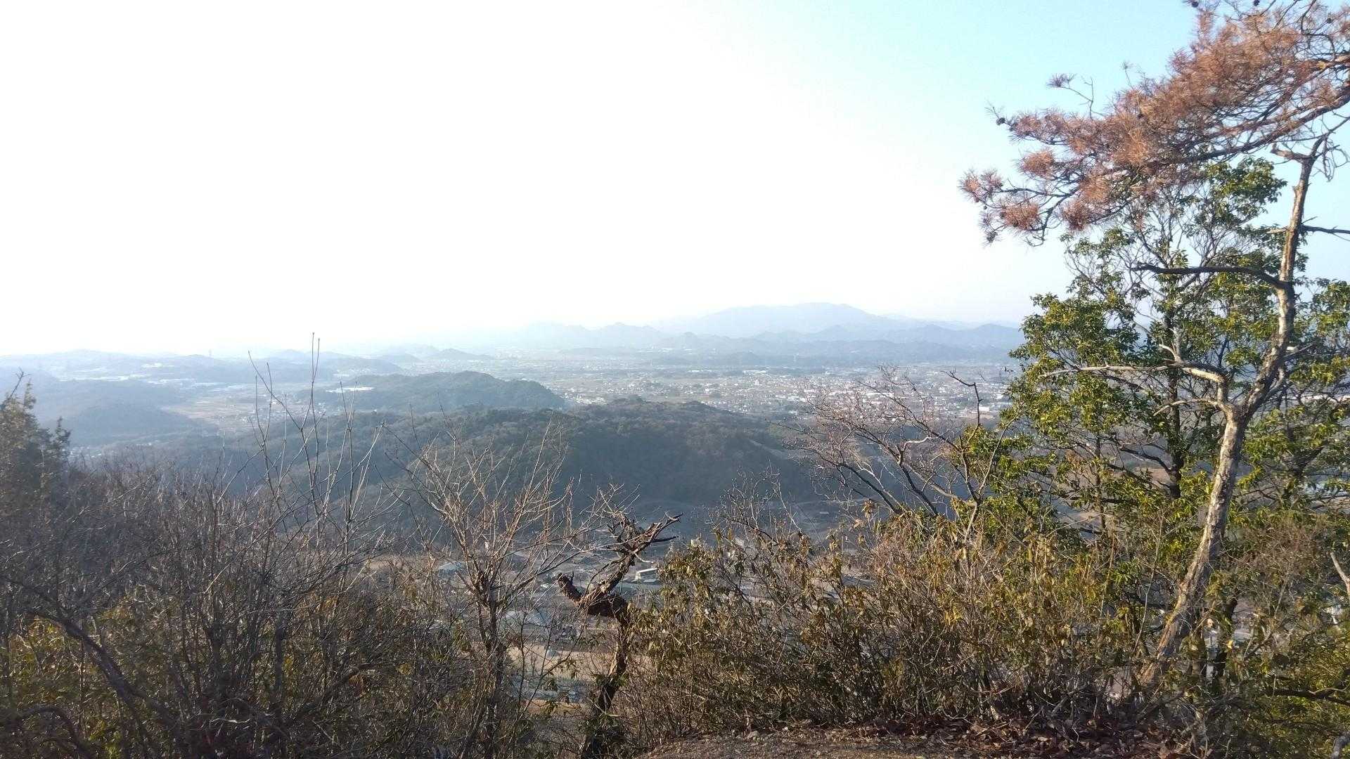 北回りの開けた所