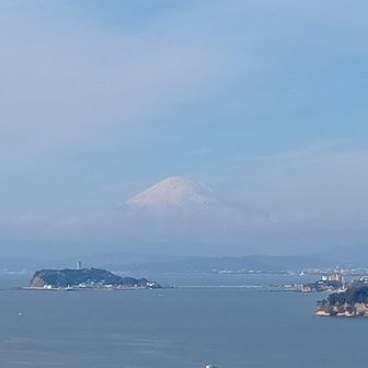 披露山⛰️山頂の展望台からの眺望💯
富士山🗻と江ノ島🏝️
最高✨✨✨
