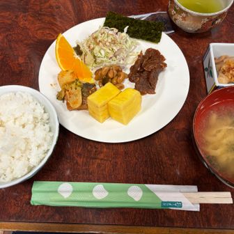 朝食は5時〜、6時〜の2回。