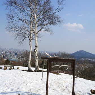 広々とした頂上。
好きな場所の一つ。