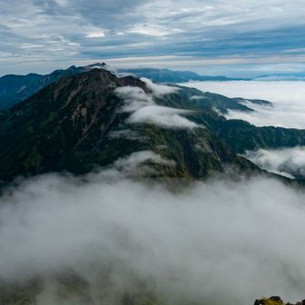どんどん雲に覆われているし、五竜は何度も行ってるしもういっかな（笑）