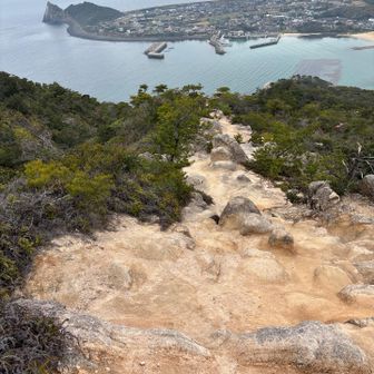 今日は🈁　良かったね、と
影がないから　そこは天候と相談してね
では、下山しまする

この景色がベストでした❣️  人気の山⛰️ 登ってみてね🤗
で、この後　ラリーグラスで　クライミング🧗‍♂️装備
買おうかと予定してましたが、
やはり都会は　渋滞がある
多分🤔　色々と試したり　聞いたり検討したりで
2時間は必要なので…
んんん😑😑    と　またにしました

なので　次は油山辺り登って12時頃に　ラリーグラスと　いうスケジュールで装備買いに行きます
やはりね
クライミング🧗　装備そろえないと　身につかないです😥　早々に買わないと
次の教室募集始まるので

クライミング🧗‍♂️やってる方？！
居ますか？　居たら　コメント📝よろしく🙇お願いします❣️