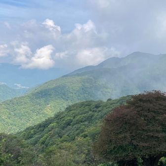 小倉山に到着🛬

滋賀側は　晴れていますが、