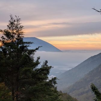 金精峠から男体山、雲海です