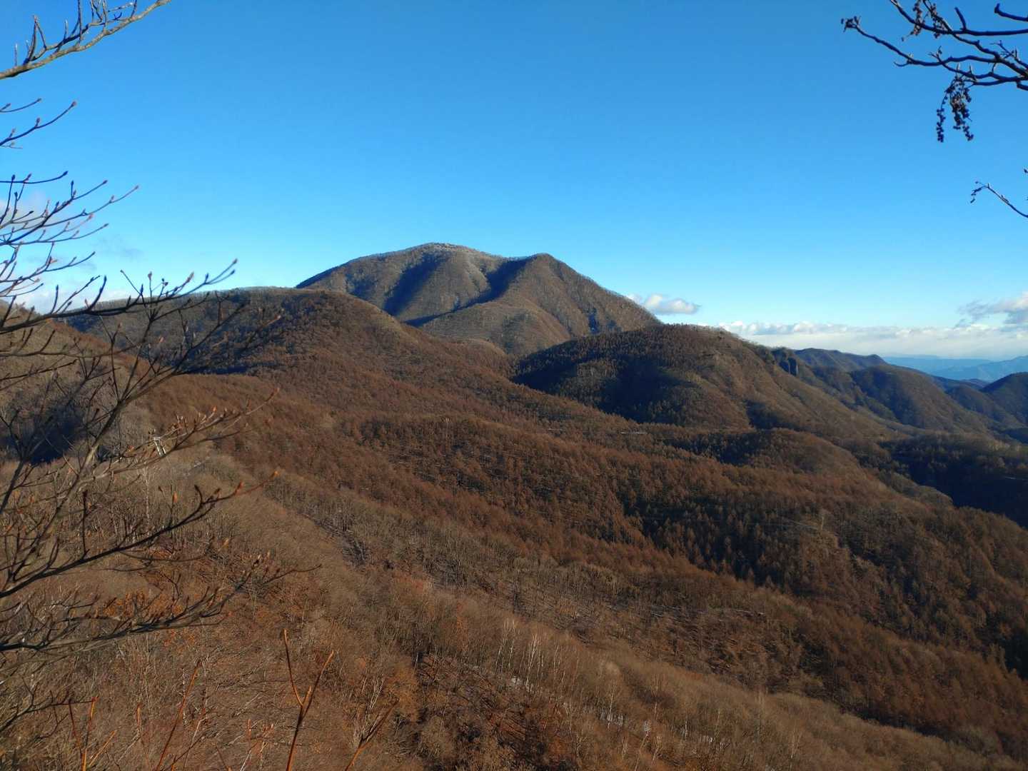 次の氷妻山への道中なみた浅間隠山