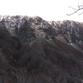 大山を北から見るとなかなかいかつい