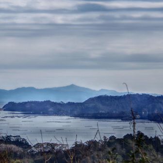 金華山.....
きょうは  こっち側から眺める

なるほど？
と 
自分なりの感覚とザックリ感で 
( 'ω')ﾅﾙﾎﾄﾞ?
となる

