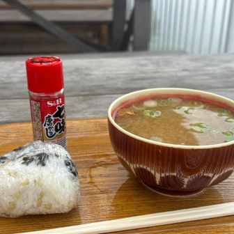 朝ごはんを食べたかったの（カロリーメイト2本だけは食べてきたけど…)。
