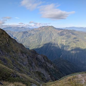 巻機山も雲が切れてきた、平ヶ岳も見えました