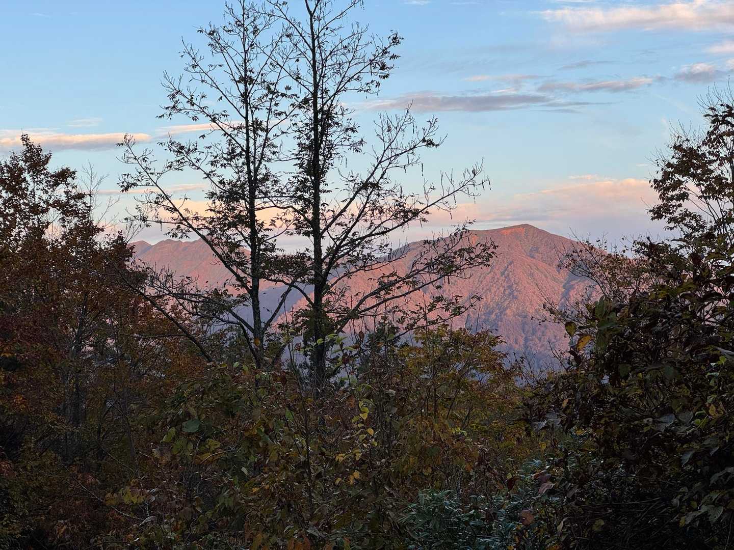 陽に照らされて綺麗な⛰️
