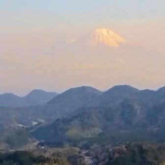展望台から眺める伯耆大山‼️
黄砂の為霞んでいる😭