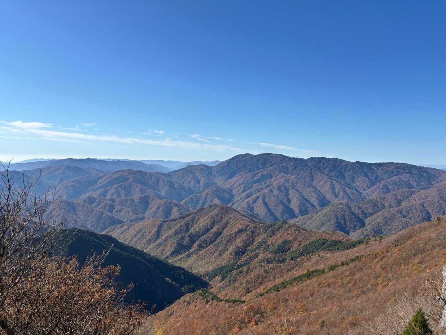 山が赤くなるから赤谷山なのかな🍁🍁🍁